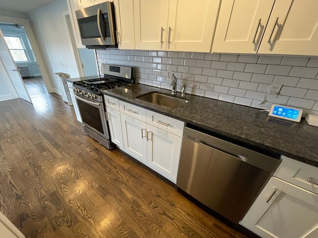 922 Richmont St, Unit 3 in Scranton, PA - Building Photo - Building Photo