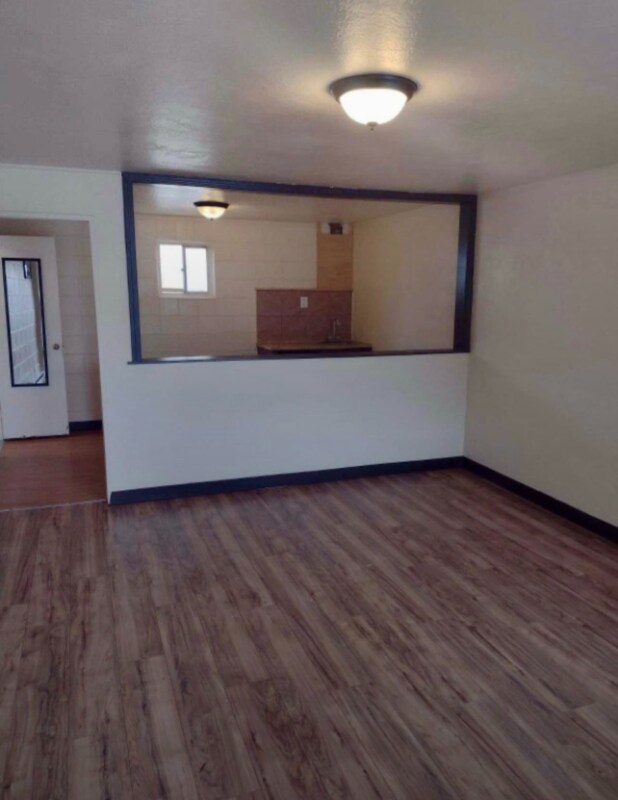 309 E 3rd Ave in Moses Lake, WA - Foto de edificio - Building Photo