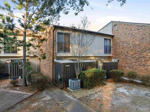 4822 Huron Dr in Pensacola, FL - Building Photo - Building Photo