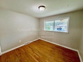 8821 McNulty Dr in St. Louis, MO - Building Photo - Building Photo