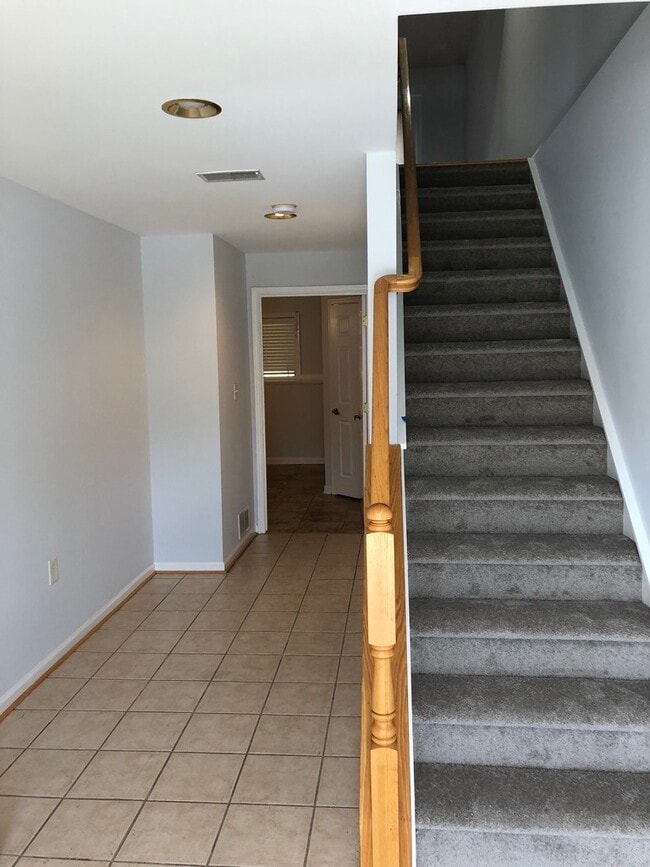 68 Baltusrol Dr in Charles Town, WV - Foto de edificio - Building Photo