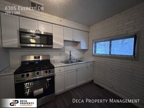 6305 Everett Dr in Berkeley, MO - Building Photo - Building Photo