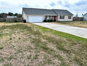 134 Annie Rd in Richlands, NC - Building Photo - Building Photo