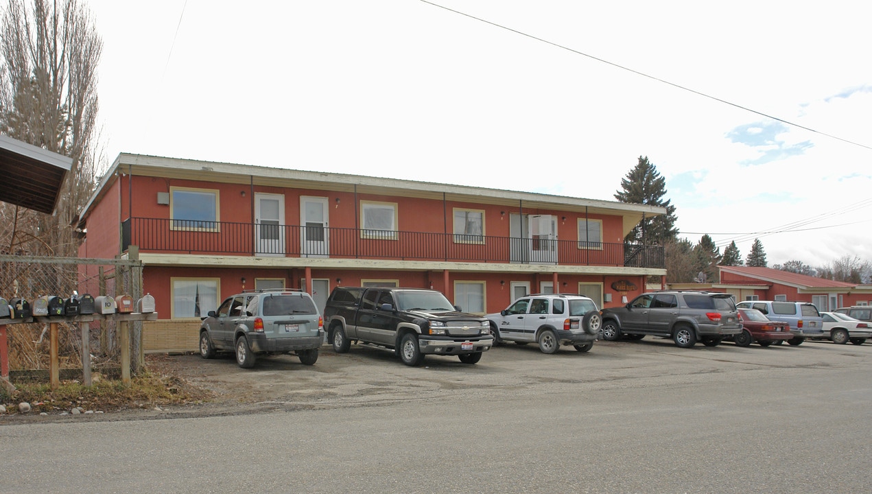 6654 Stephens in Bonners Ferry, ID - Building Photo