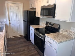 10901 Hardwick Ln in Jacksonville, FL - Building Photo - Building Photo