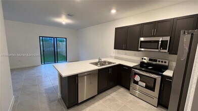 28704 SW 134th Ct in Homestead, FL - Building Photo - Building Photo