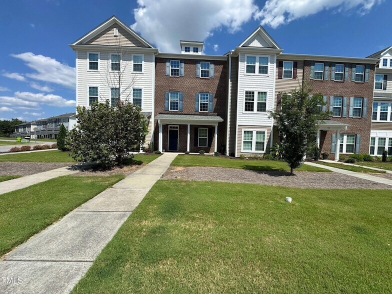 492 Church St in Morrisville, NC - Building Photo