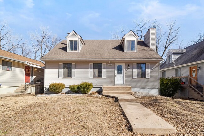property at 7807 N Oregon Ave
