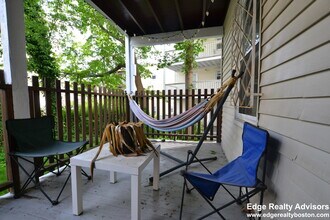 63 Euston Rd, Unit 2 in Boston, MA - Building Photo - Building Photo