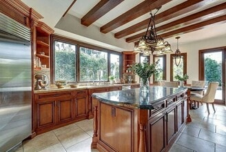 209 S Anita Ave in Los Angeles, CA - Foto de edificio - Building Photo