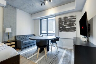 742 Rue William, Unit SI FL2-ID1294671P in Montréal, QC - Building Photo