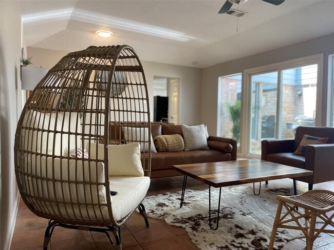 15630 Pine Mountain Dr in Houston, TX - Building Photo - Building Photo