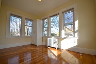 10 Trapelo St, Unit 4 in Boston, MA - Foto de edificio - Building Photo