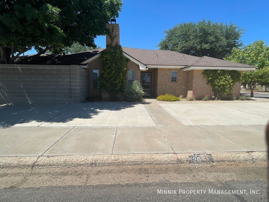2001 Freeport Ln in Midland, TX - Building Photo