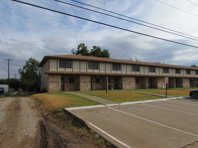 811 South St in Graham, TX - Building Photo - Building Photo