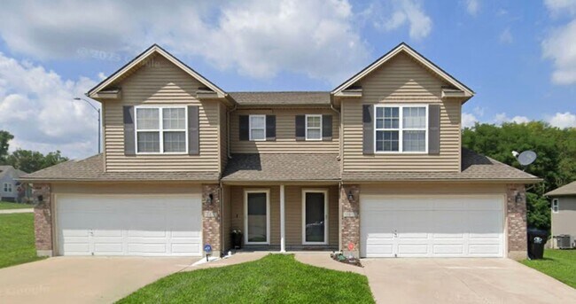 property at 1920 S Arrowhead Ct
