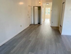 1037 Edpas Rd in New Brunswick, NJ - Building Photo - Building Photo
