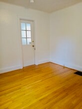 11 Rowley St, Unit 11 A in Rochester, NY - Foto de edificio - Building Photo