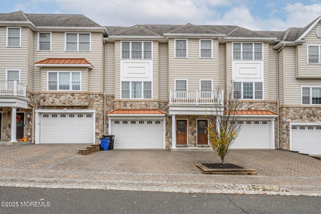 property at 25 White Oak Ln