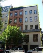 32 E 68th St in New York, NY - Building Photo - Building Photo