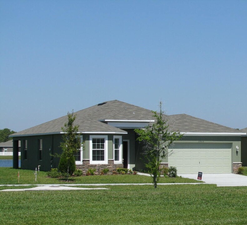 3905 Flowering Orchid Ln in Kissimmee, FL - Building Photo
