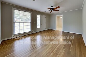 573 Whispering Hills Dr in Nashville, TN - Building Photo - Building Photo