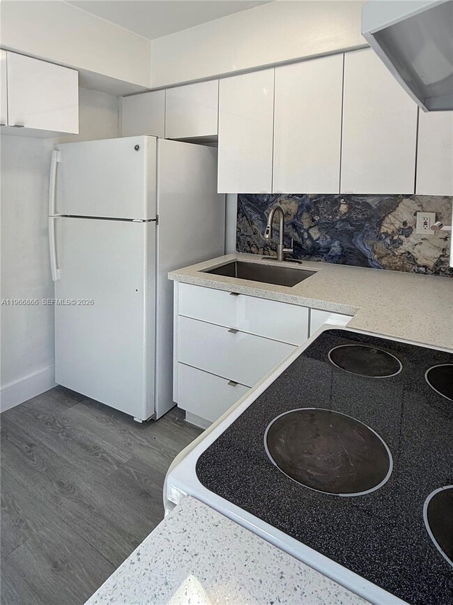 852 SW 1st St in Miami, FL - Building Photo - Building Photo