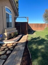 300 Accipiter Ct in Tracy, CA - Building Photo - Building Photo