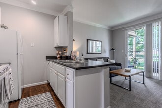The Lakes Of Olentangy in Lewis Center, OH - Building Photo - Interior Photo