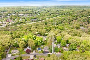 26 Sunset Terrace in Essex, CT - Building Photo