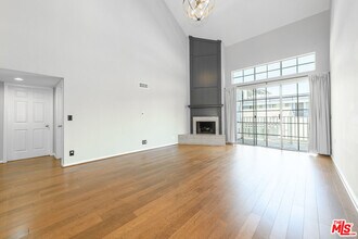 11667 Gorham Ave in Los Angeles, CA - Foto de edificio - Building Photo