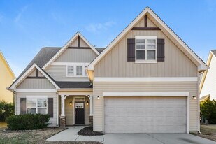 805 New Charleston Dr in Fuquay Varina, NC - Building Photo