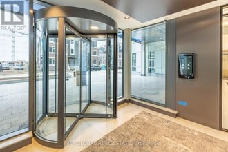 10 Honeycrisp Cres in Vaughan, ON - Building Photo - Building Photo