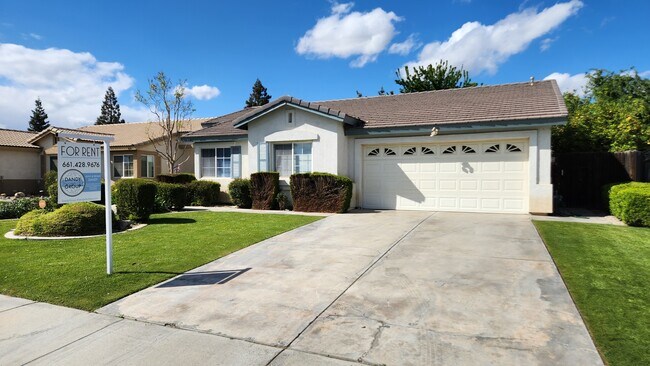 5606 March Meadows Way in Bakersfield, CA - Building Photo - Building Photo