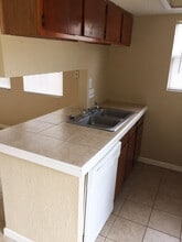 Parkview Apartments in Elgin, TX - Building Photo - Building Photo