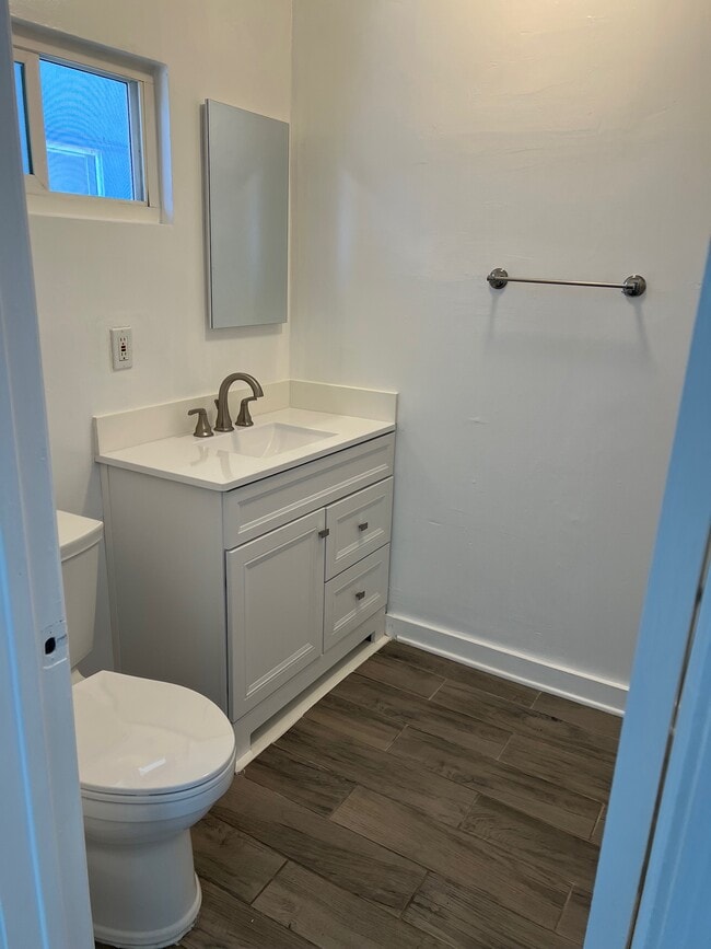 1030 E La Palma Dr in Inglewood, CA - Building Photo - Building Photo