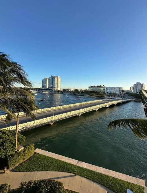 property at 10 Venetian Way