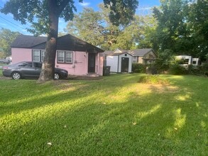 902 Sycamore Ave in Charleston, SC - Building Photo - Building Photo