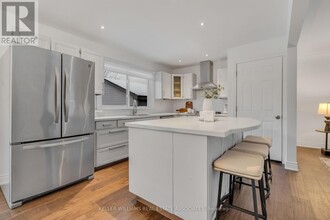 5419 Spruce Ave in Burlington, ON - Building Photo - Building Photo
