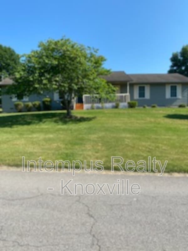 property at 6517 Bay Cir Dr