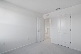 1601 Pinecliff Dr in Apopka, FL - Building Photo - Building Photo