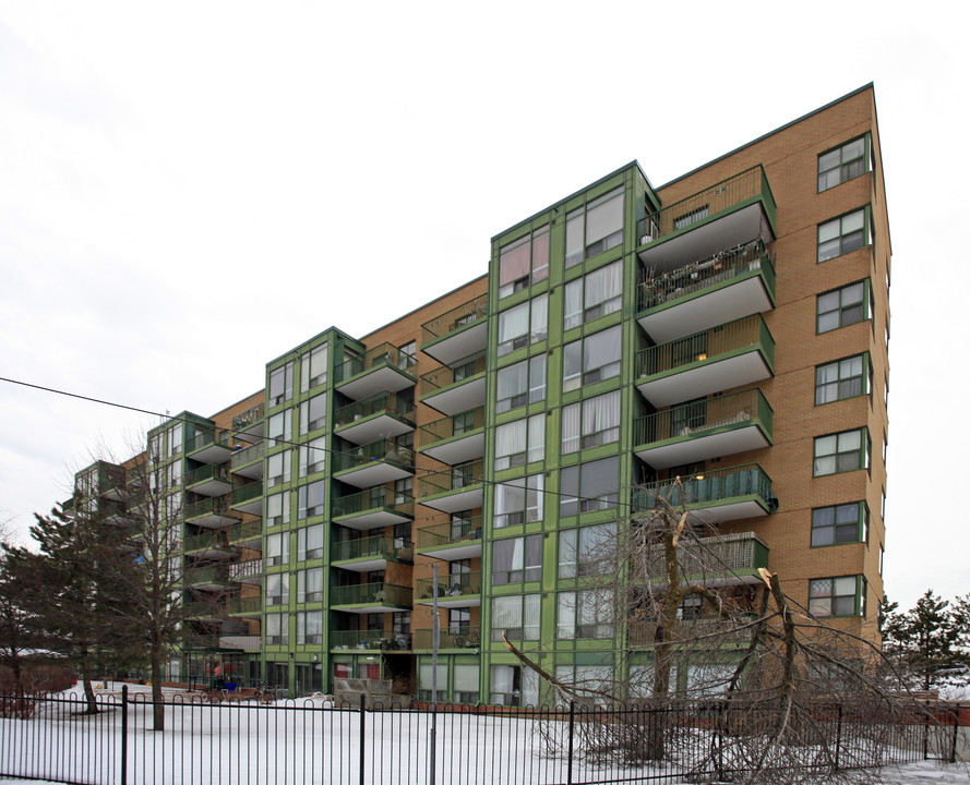 John Fitzpatrick Steelworkers Housing Co-Op in Richmond Hill, ON - Building Photo