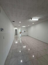 6538 W 2nd Ct in Hialeah, FL - Building Photo - Building Photo