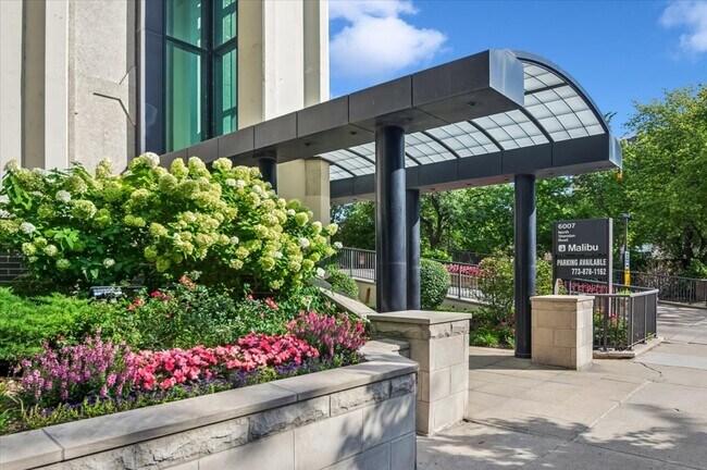 6007 N Sheridan Rd, Unit 38G in Chicago, IL - Building Photo - Building Photo
