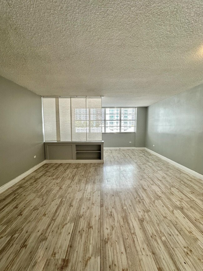 property at 905 Brickell Bay Dr