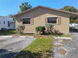 1717 Shenandoah St in Hollywood, FL - Building Photo
