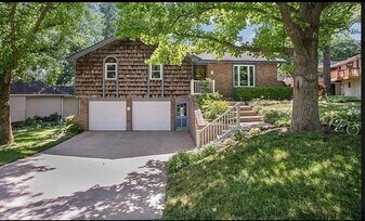 5512 NW Indian Hills Ln in Kansas City, MO - Building Photo