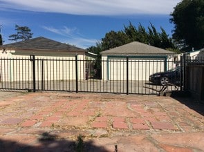 2918 21st Ave in Oakland, CA - Building Photo - Building Photo