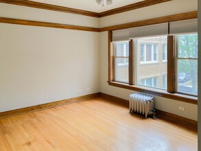 4712 N Winchester Ave, Unit 4702-2 in Chicago, IL - Building Photo - Building Photo