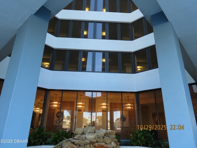 3047 S Atlantic Ave in Daytona Beach, FL - Building Photo - Building Photo